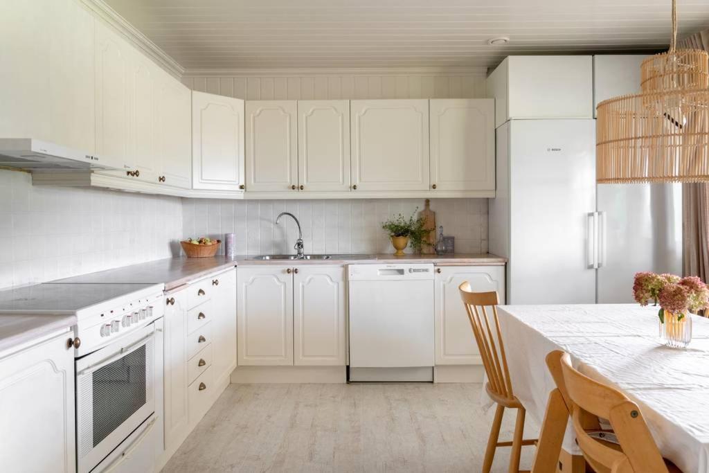 A Countryside Villa Close To Uppsala! Bagian luar foto