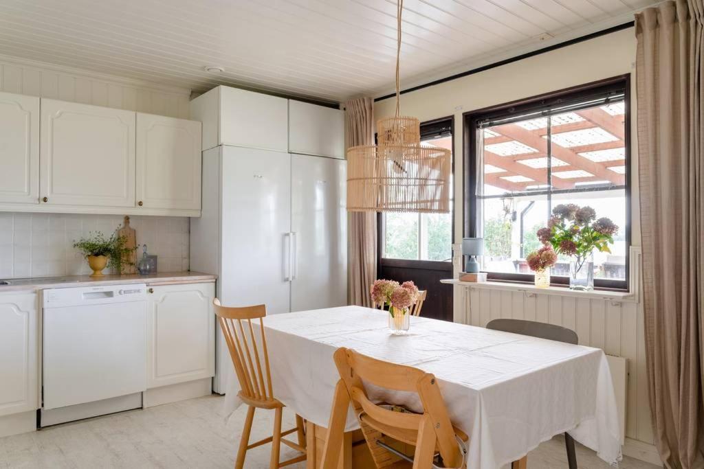 A Countryside Villa Close To Uppsala! Bagian luar foto